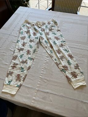NWT Secret Treasures Cream Pajama Joggers with Gingerbread & Green Sprig Print